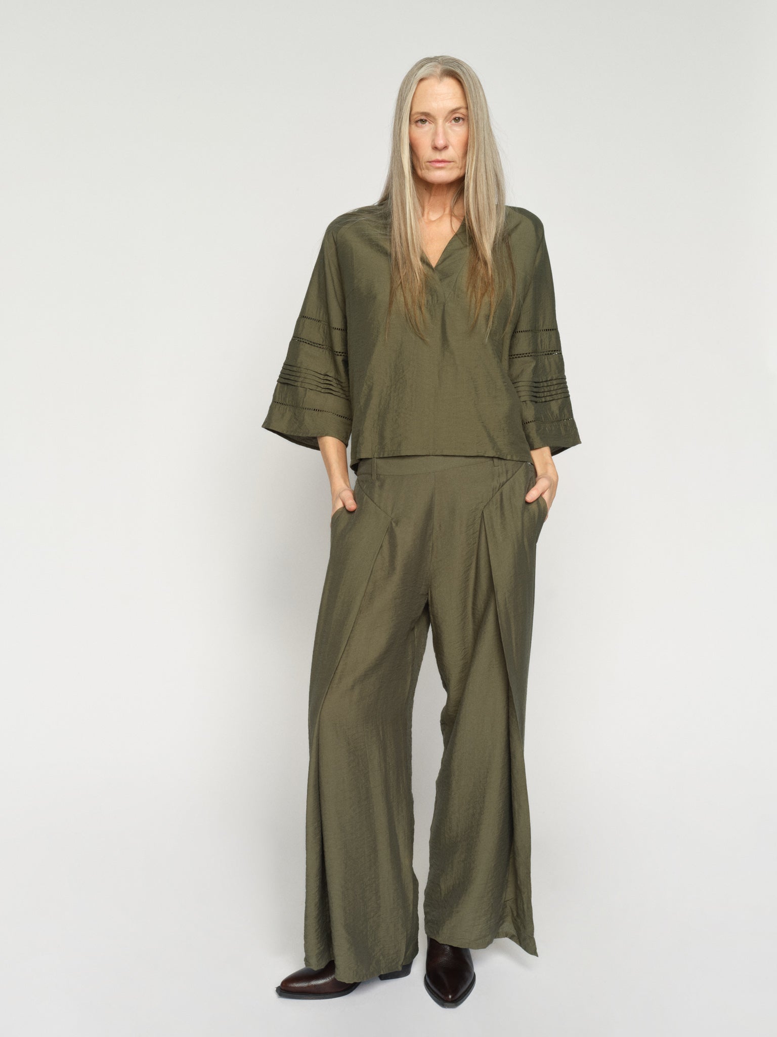 Modelshot / Olive Night / Detail